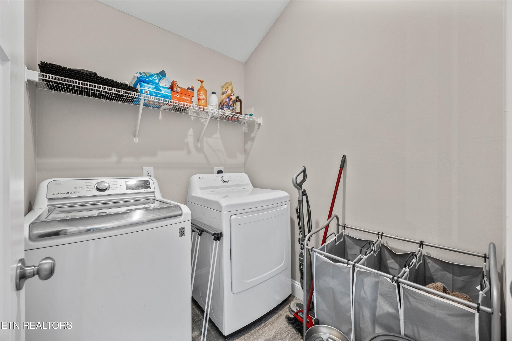 207 Daniel Morris Point Clinton, TN 37716 - Photo 13 of 42 a utility room with dryer and washer