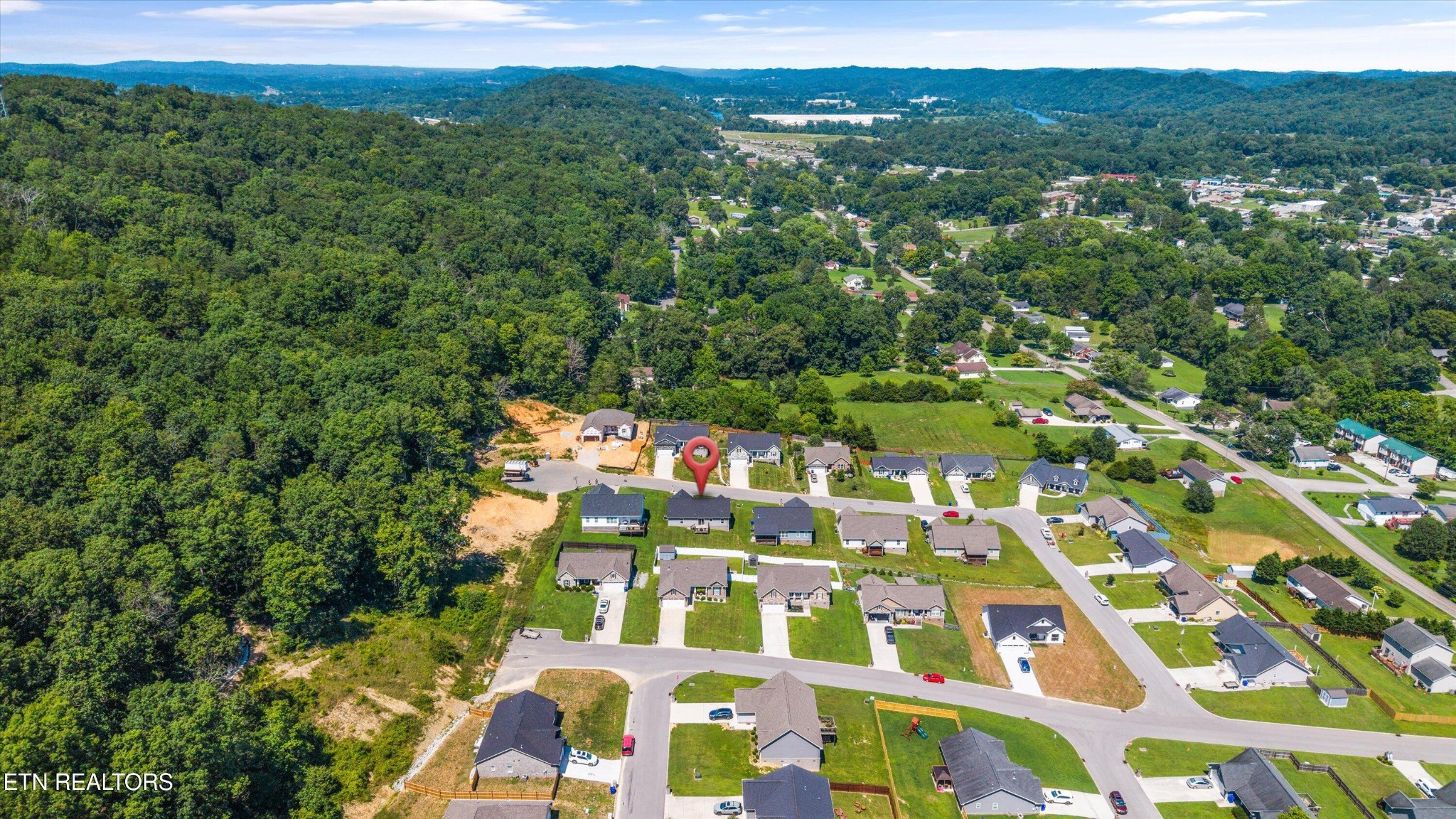 207 Daniel Morris Point Clinton, TN 37716 - Photo 34 of 42 a view of a city