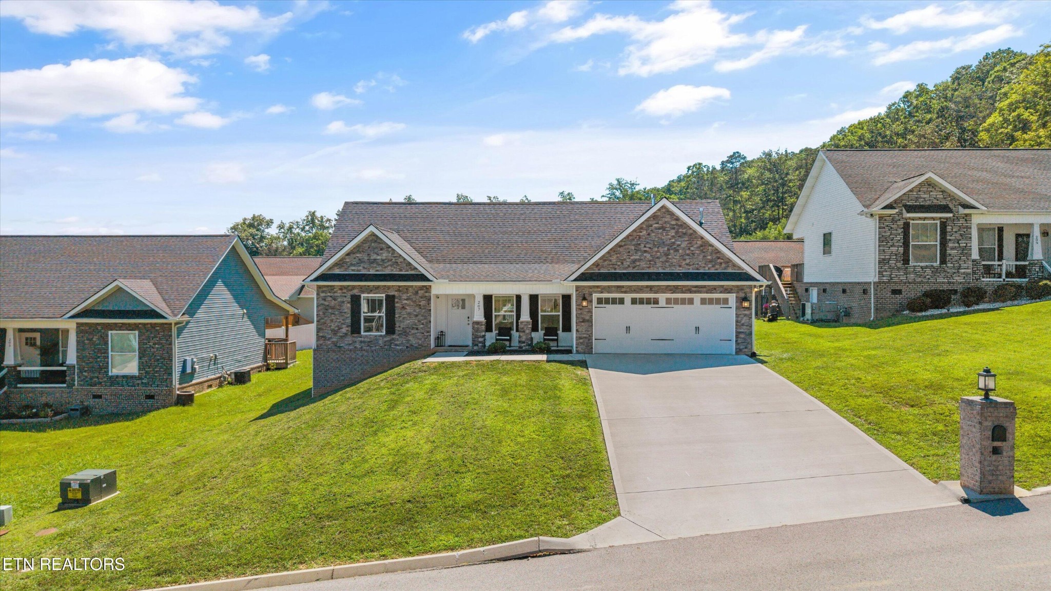 207 Daniel Morris Point Clinton, TN 37716 - Photo 42 of 42 a view of house with garden