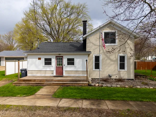 $190,000 | 215 Lincoln Street, Schoolcraft, MI 49087