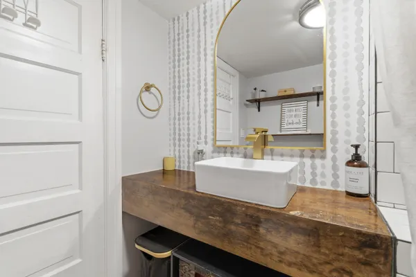 $190,000 | 215 Lincoln Street, Schoolcraft, MI 49087