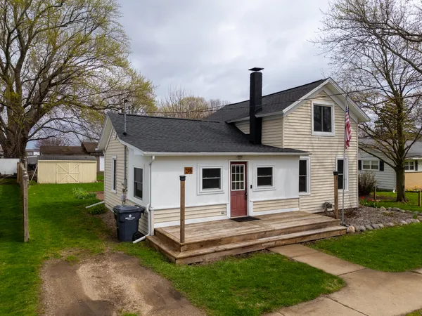 $190,000 | 215 Lincoln Street, Schoolcraft, MI 49087