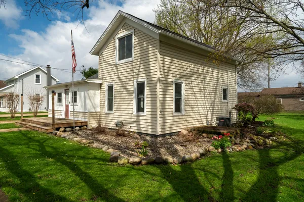 $190,000 | 215 Lincoln Street, Schoolcraft, MI 49087