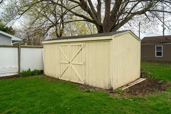 $190,000 | 215 Lincoln Street, Schoolcraft, MI 49087