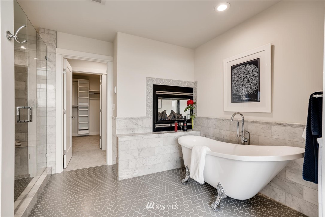 1533 33rd Avenue Seattle, WA 98122 - Photo 21 of 28 a bathroom with a bathtub and shower