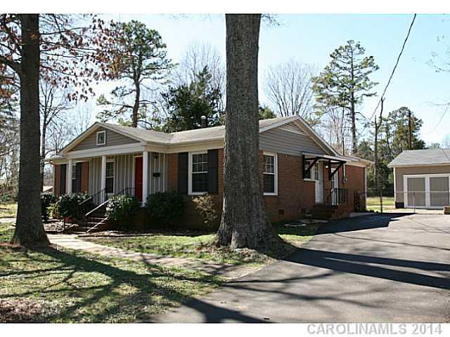 1501 Sansberry Road Charlotte, NC 28262 - Photo 2 of 16 Gallery Image 2