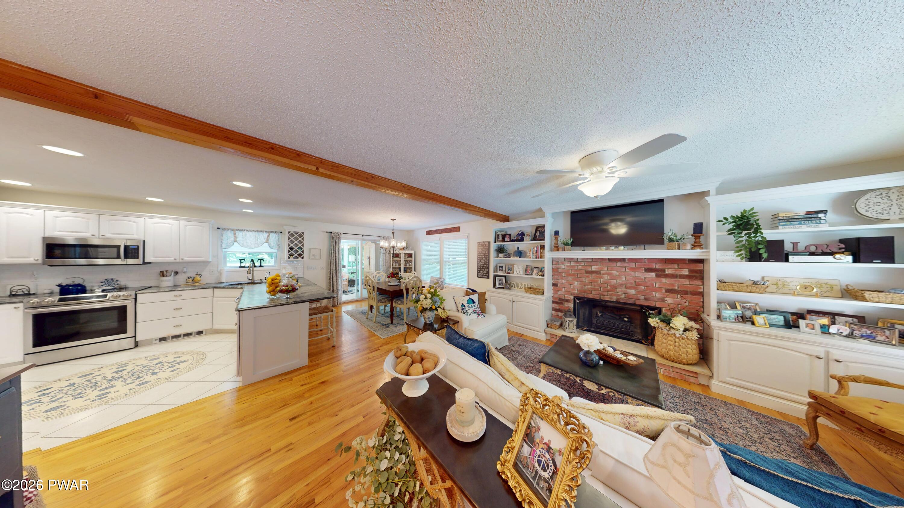 117 Lone Pine Bay Road Hawley, PA 18428 - Photo 3 of 32
