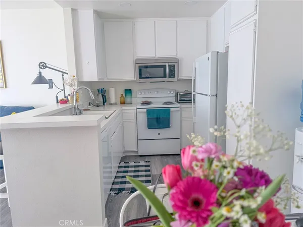 $2,600 | 64 Remington, Irvine, CA 92620