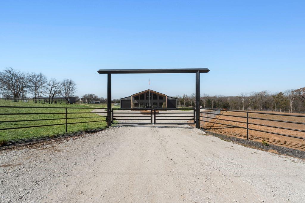 1330 Jrc Road Gainesville, TX 76240 - Photo 2 of 40