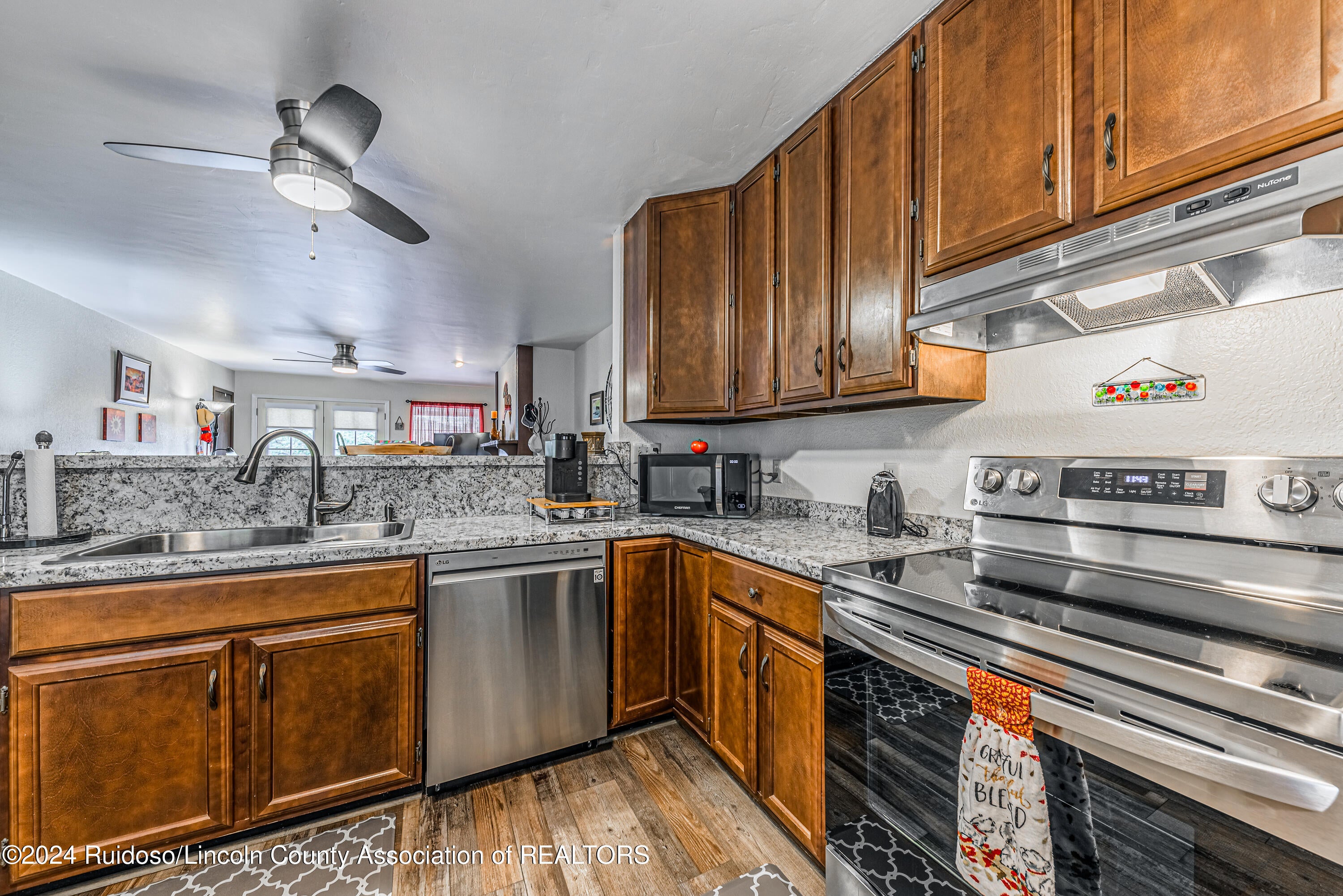 120 Lower Terrace Drive, Unit 15 Ruidoso, NM 88345 - Photo 18 of 42 120 Lower Terrace New-18