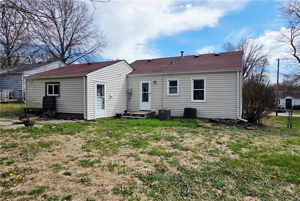 1606 West Sheley Road Independence, MO 64052 - Photo 17 of 20