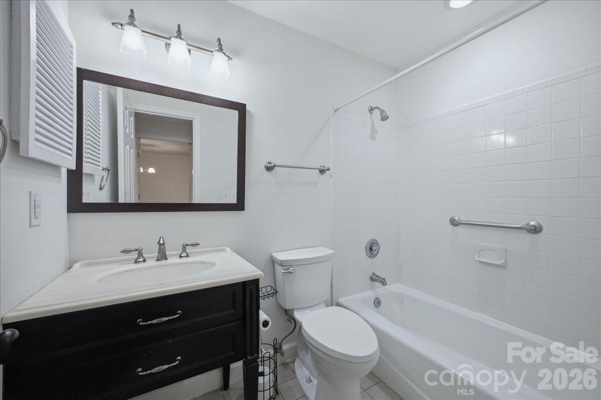 232 Queens Road, Unit 37 Charlotte, NC 28204 - Photo 22 of 31