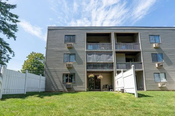 $245,000 | 9 Treetop Circle, Unit 15, Laconia, NH 03246