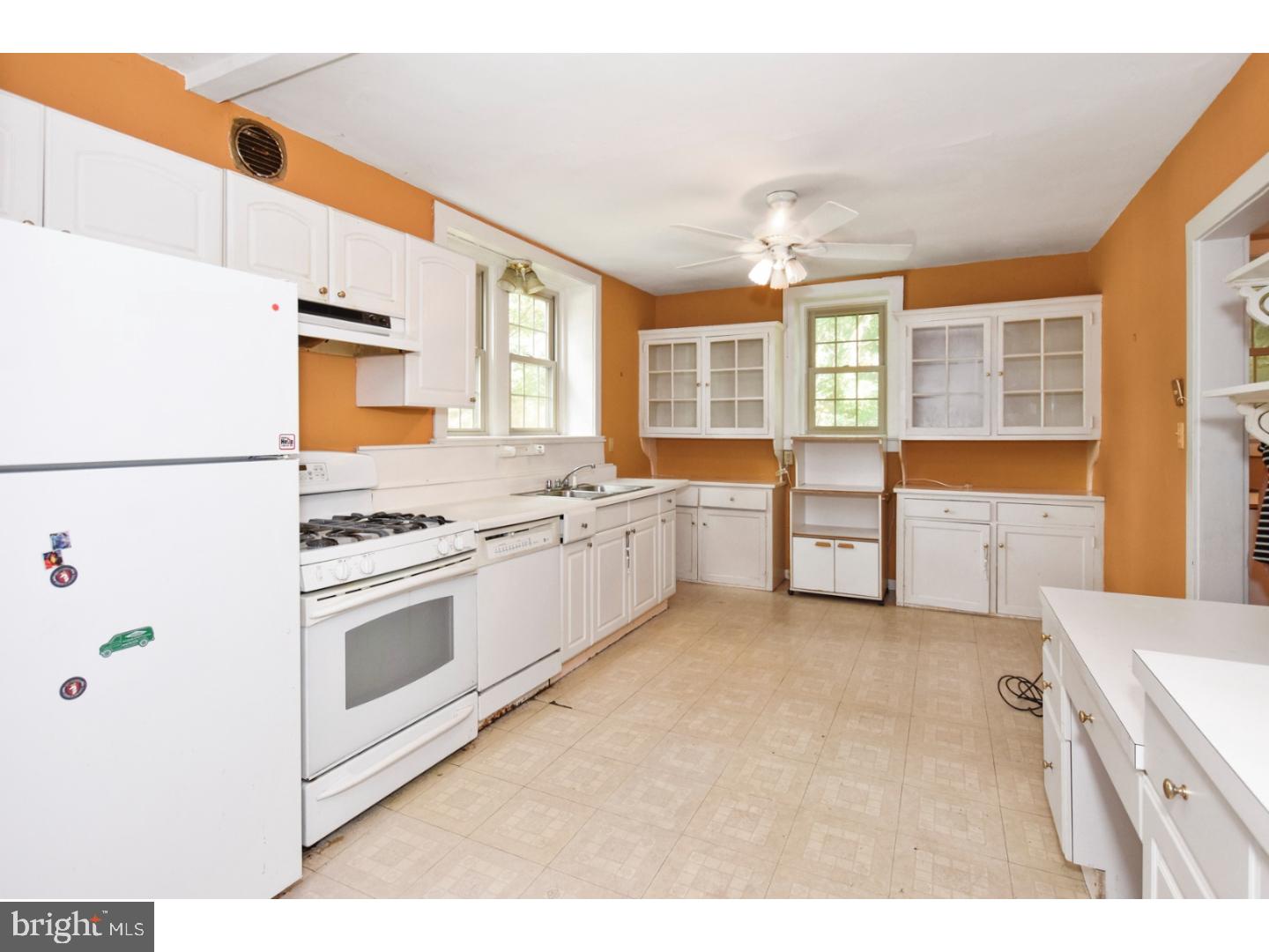 37 Sproul Road Villanova, PA 19085 - Photo 5 of 25 Kitchen