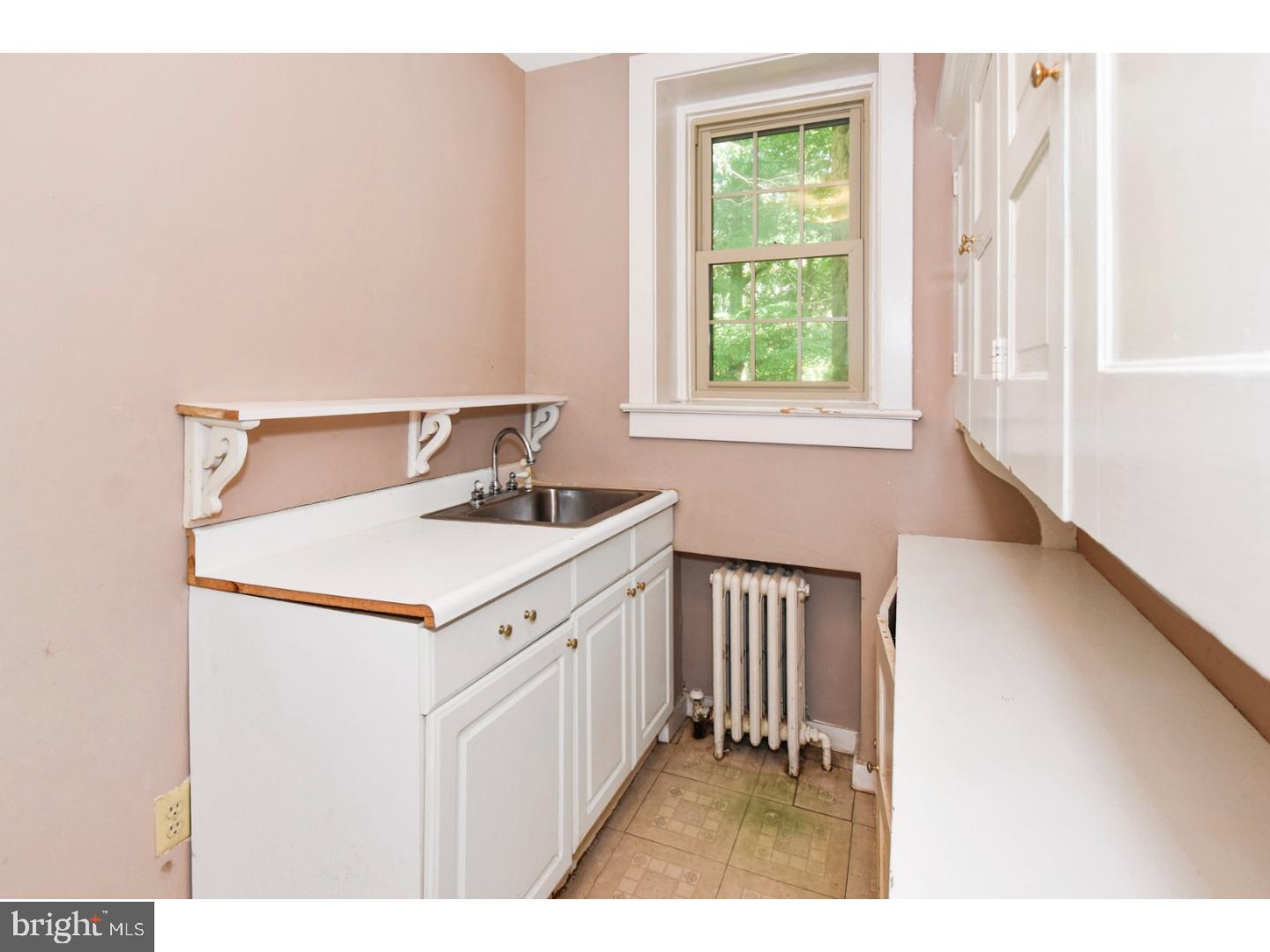 37 Sproul Road Villanova, PA 19085 - Photo 7 of 25 Butler Pantry