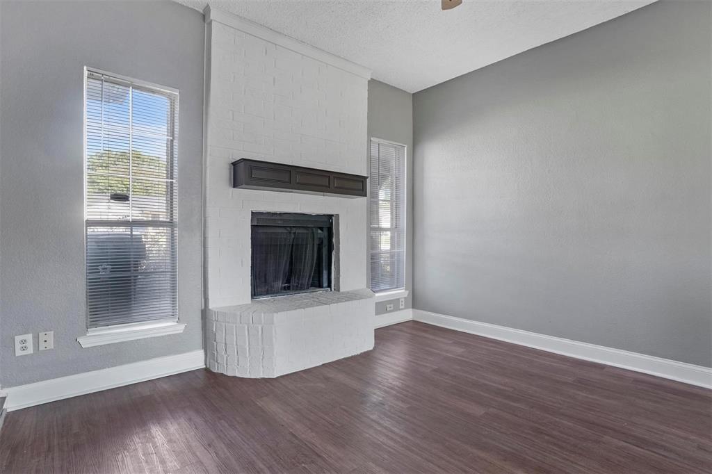804 Custer Street Arlington, TX 76014 - Photo 4 of 21