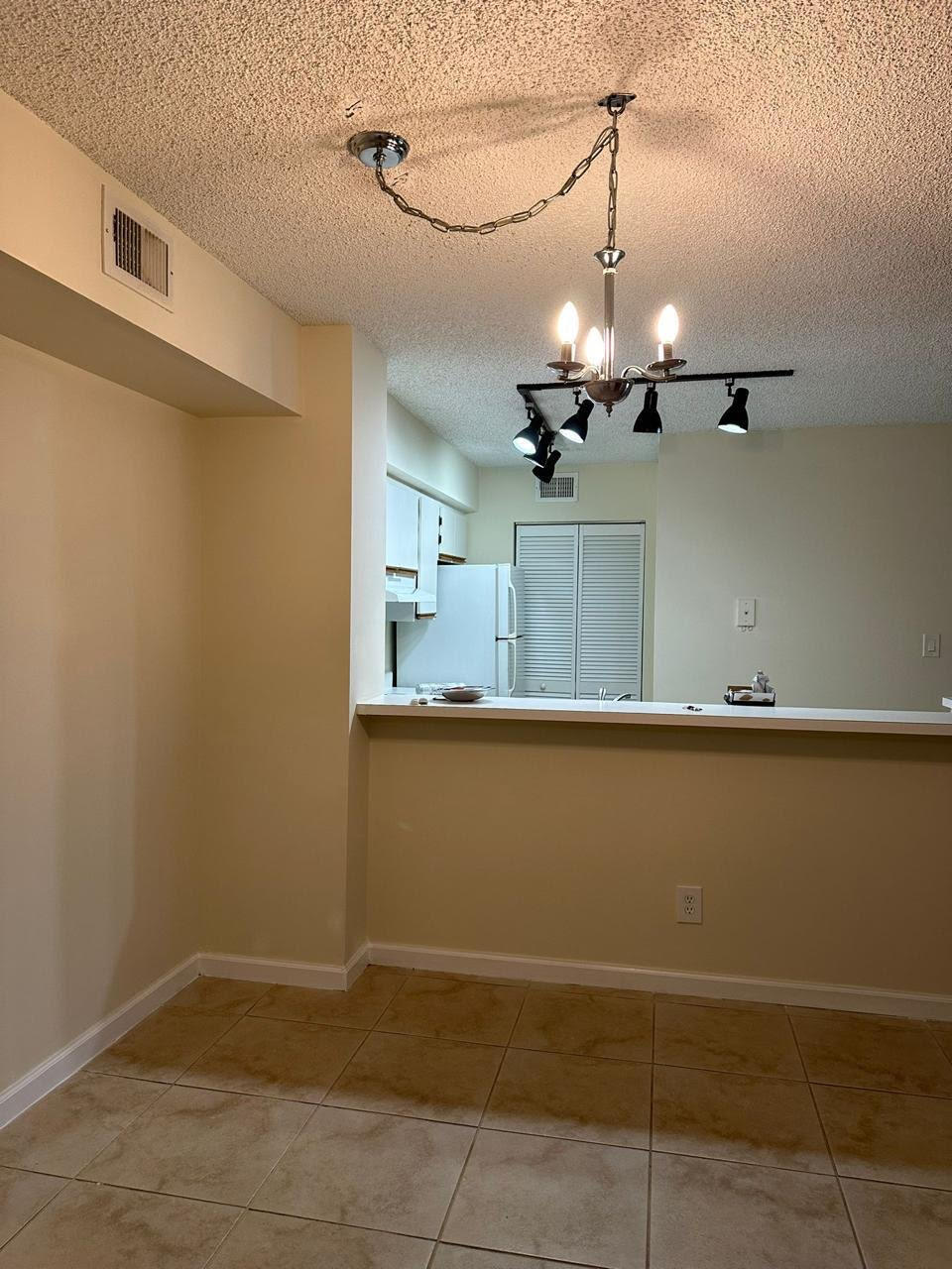640 South Park Road, Unit 144 Hollywood, FL 33021 - Photo 3 of 11 Dinning Room