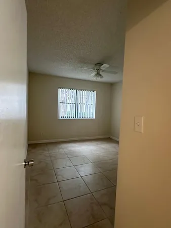 $2,300 | 640 South Park Road, Unit 144, Hollywood, FL 33021