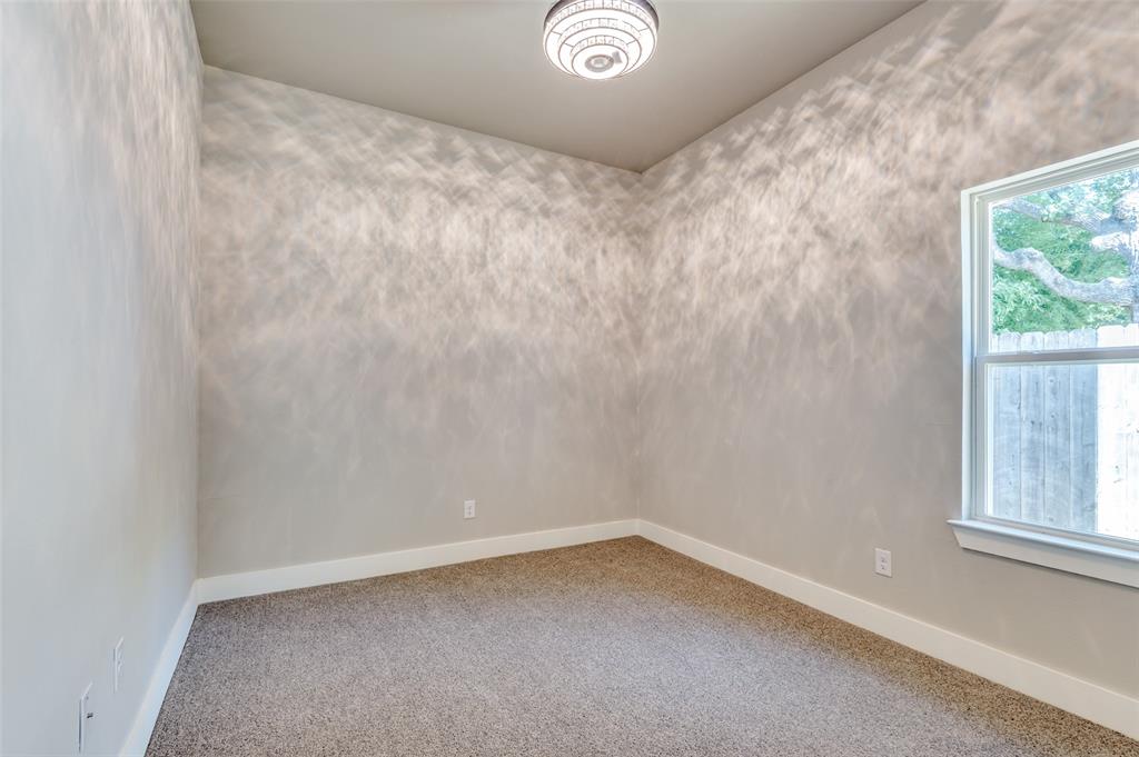 4113 Metropolitan Avenue Dallas, TX 75210 - Photo 22 of 30 a view of an empty room