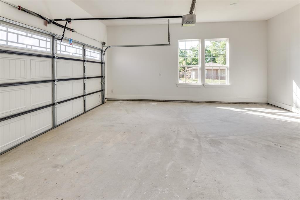 4113 Metropolitan Avenue Dallas, TX 75210 - Photo 24 of 30 a view of a garage