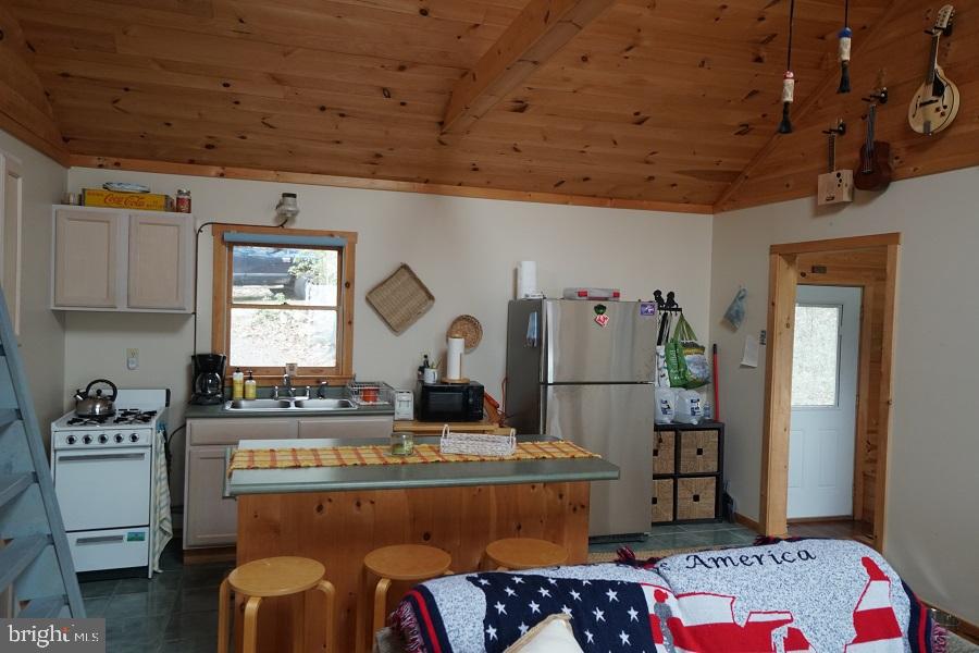 829 Kile Knob Road Franklin, WV 26807 - Photo 8 of 26