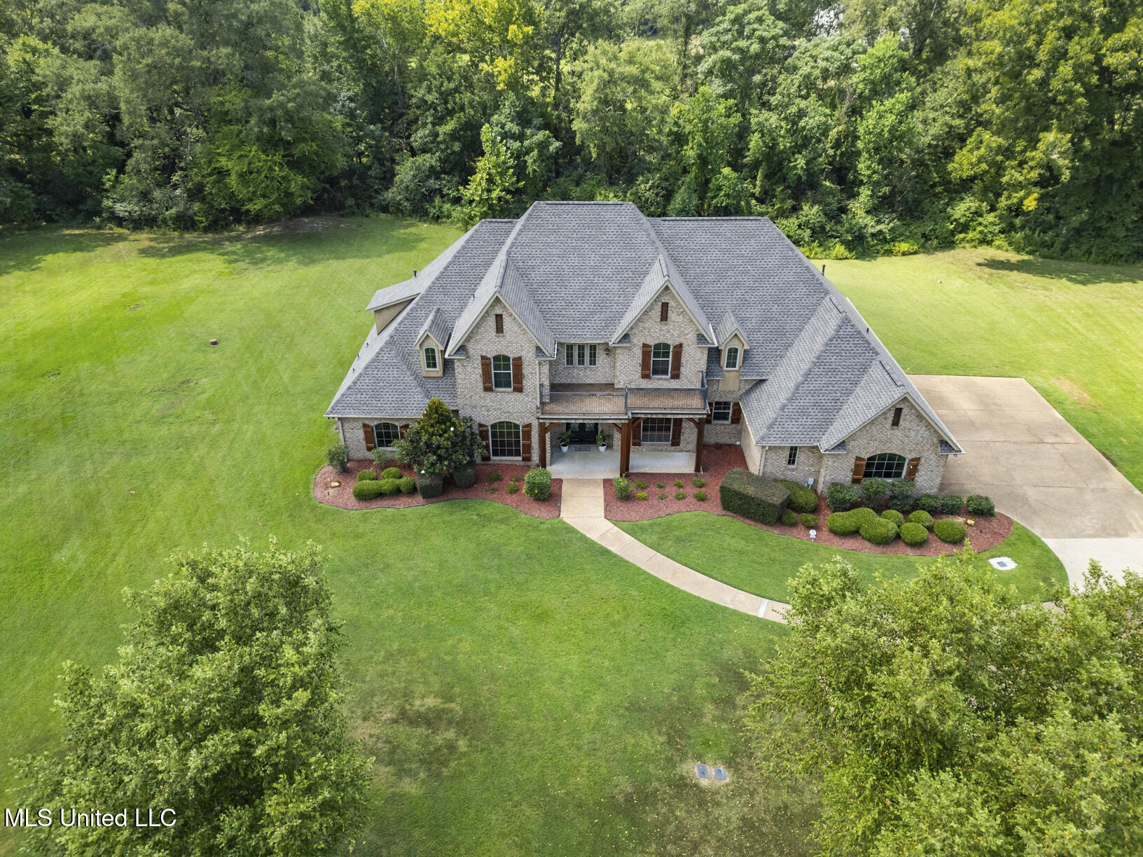 209 Sunset Circle Madison, MS 39110 - Photo 5 of 63 209 Sunset Cir drone-7