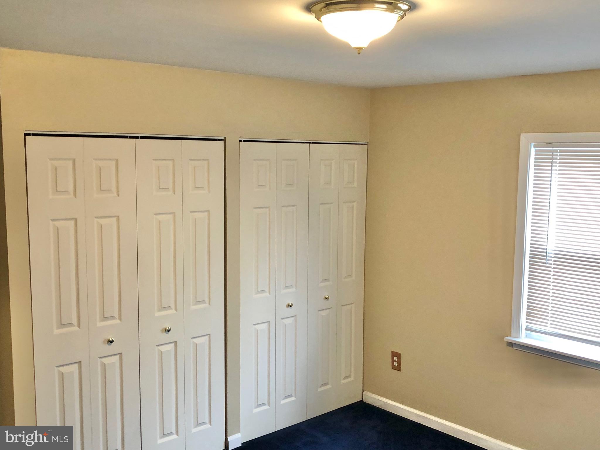 1014 South Ironwood Road Sterling, VA 20164 - Photo 19 of 32 2nd bedroom w 2 windows, 2 closets
