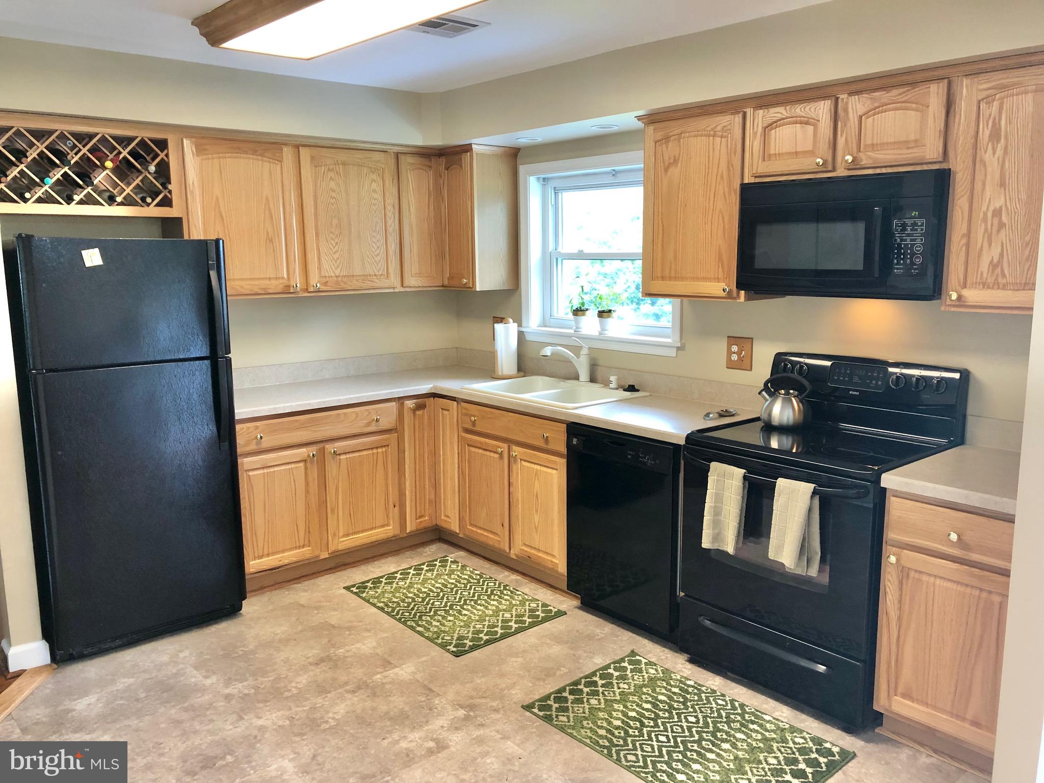 1014 South Ironwood Road Sterling, VA 20164 - Photo 2 of 32 Remodeled kitchen soft close drawers
