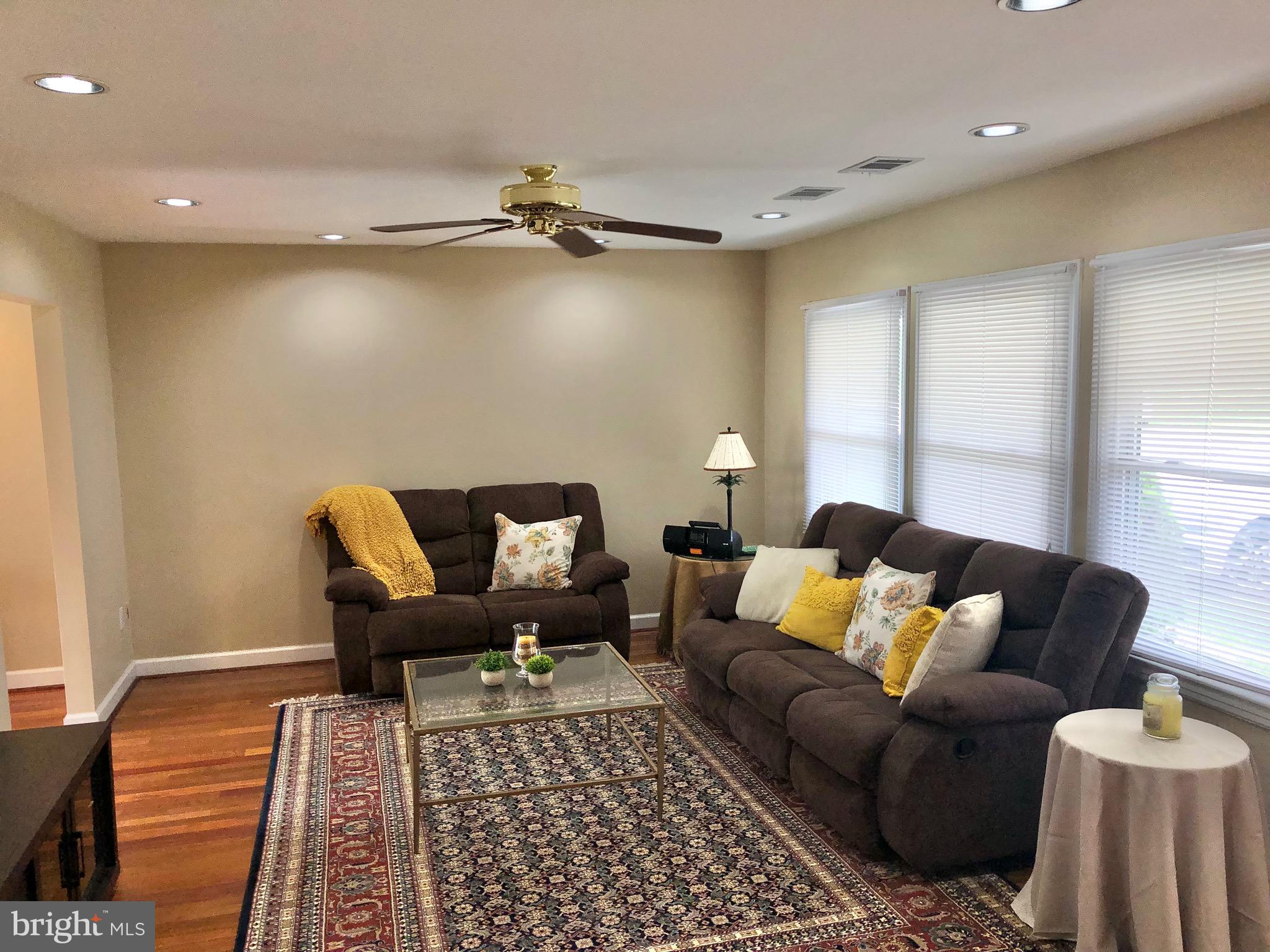1014 South Ironwood Road Sterling, VA 20164 - Photo 9 of 32 Spacious living room with wall for television