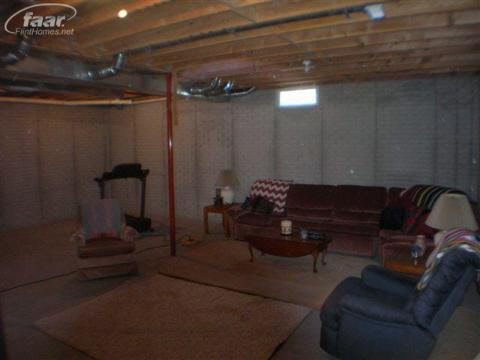 1610 Dixon Road Caro, MI 48723 - Photo 11 of 15 20247604-10.JPG