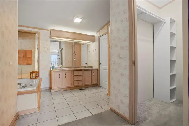 $225,000 | 1 Deepwoods Drive, Linn Valley, KS 66040