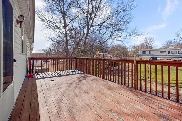 $225,000 | 1 Deepwoods Drive, Linn Valley, KS 66040