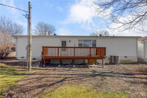 $225,000 | 1 Deepwoods Drive, Linn Valley, KS 66040