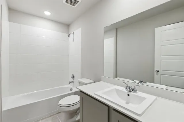 $275,990 | 320 Lockhart Street, Greenville, TX 75402