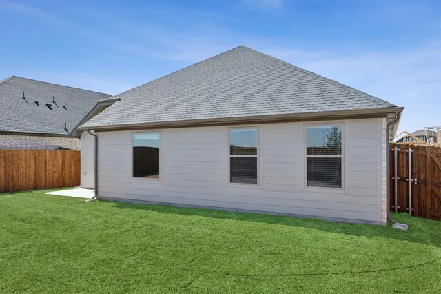 $275,990 | 320 Lockhart Street, Greenville, TX 75402