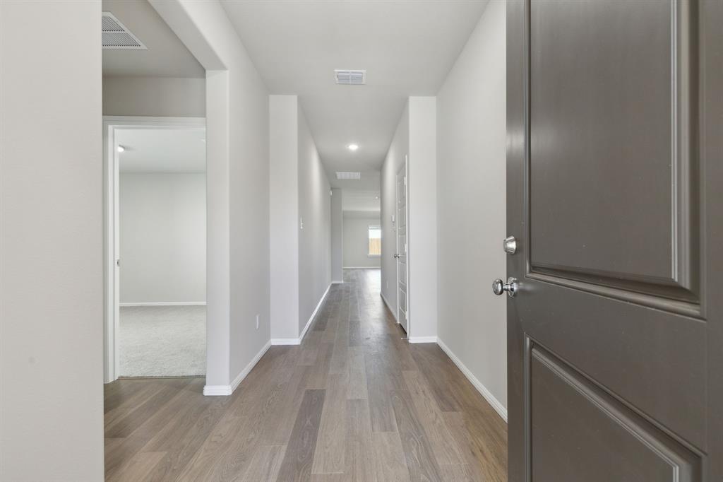 320 Lockhart Street Greenville, TX 75402 - Photo 5 of 32