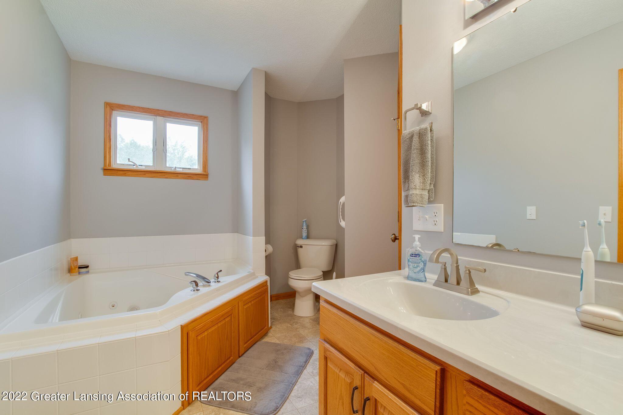 8800 Leverett Road Grand Ledge, MI 48837 - Photo 34 of 53 JBmaFkMk