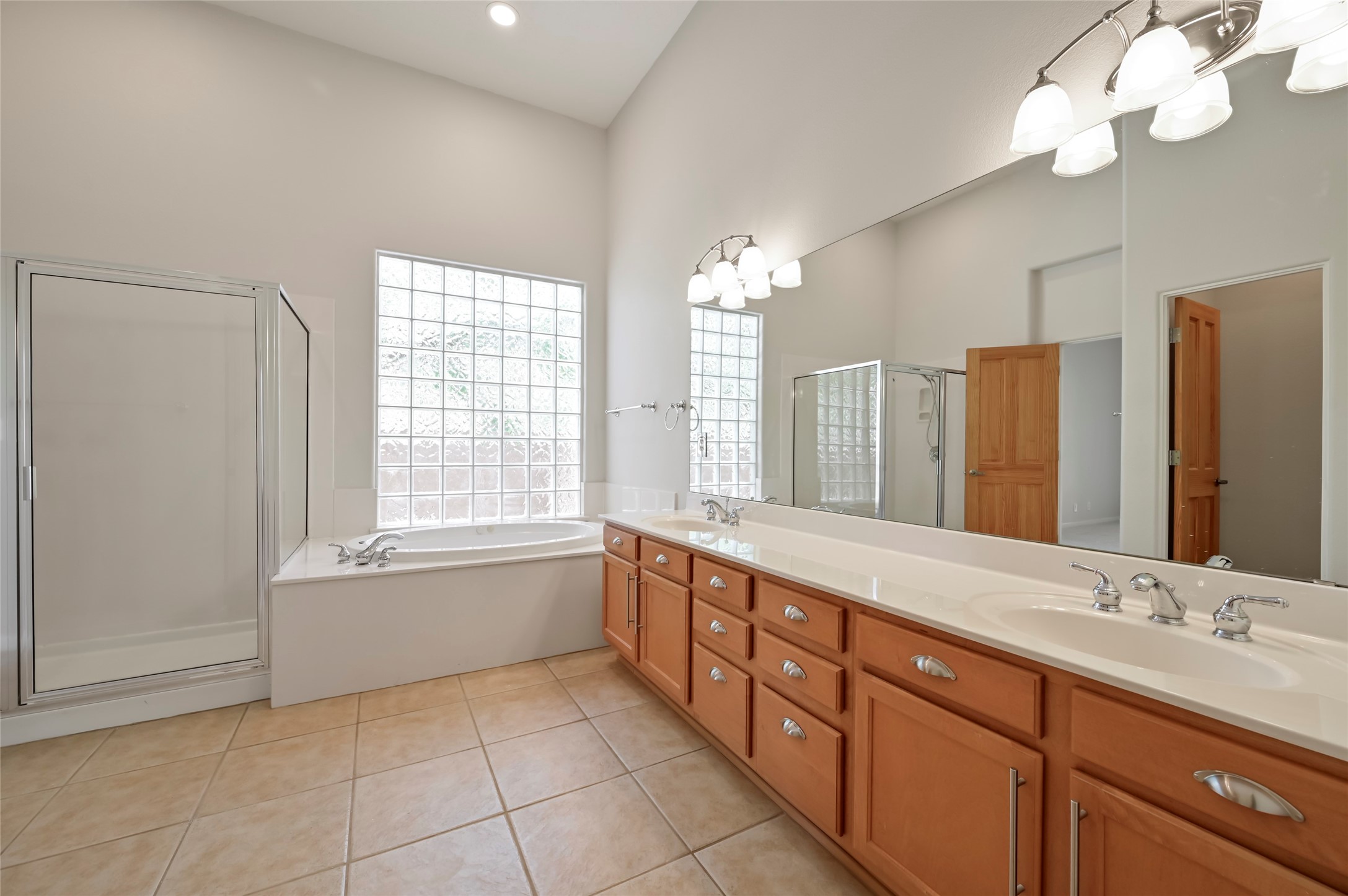 92 Canada Del Rancho Santa Fe, NM 87508 - Photo 27 of 52 Primary Bath. Large Walk-In Closet Adjacent