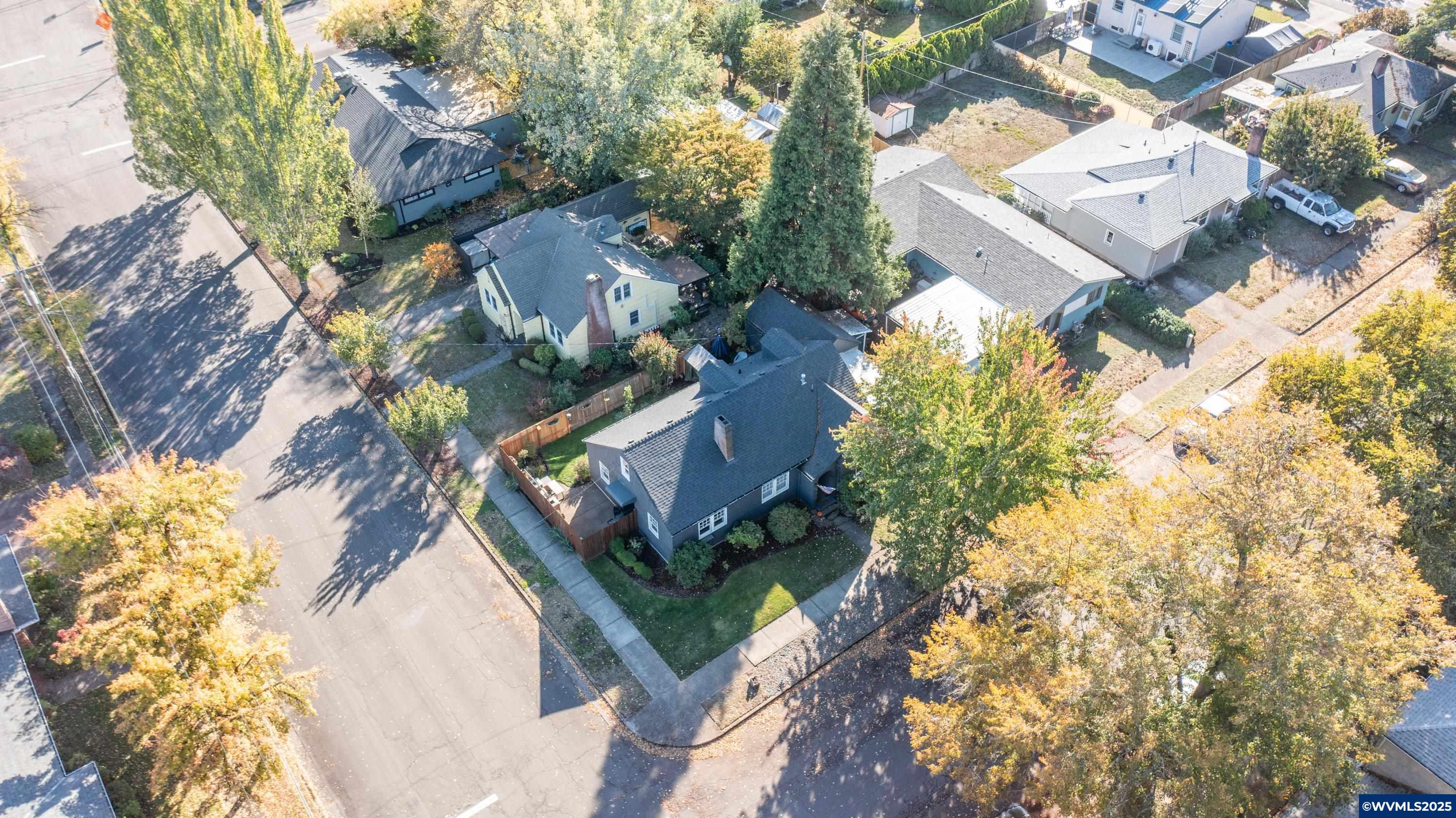 906 Southwest 11th Avenue Albany, OR 97321 - Photo 4 of 49
