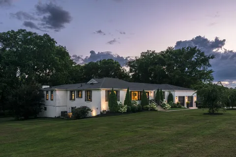 $995,000 | 2805 Lincoya Drive, Nashville, TN 37214
