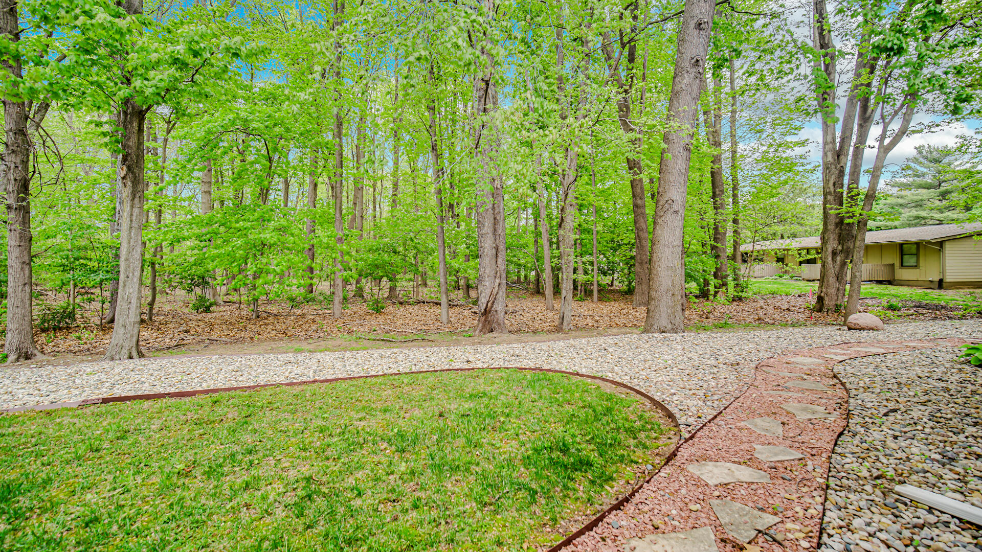 121 Indian Ridge Michigan City, IN 46360 - Photo 6 of 24 1920x1080