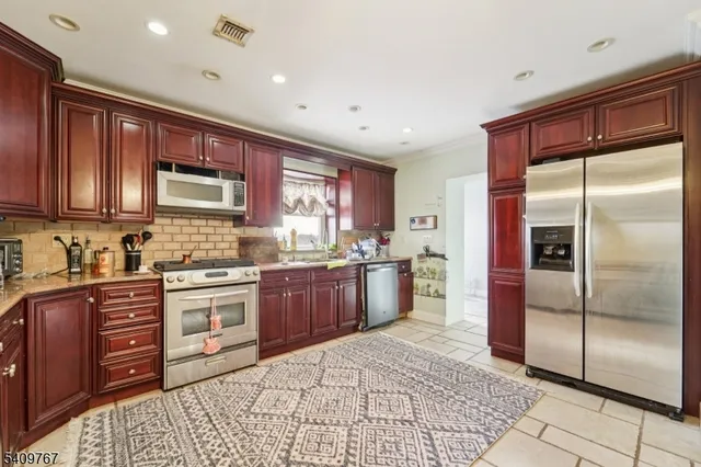 $845,000 | 164 Farnham Avenue, Lodi, NJ 07644