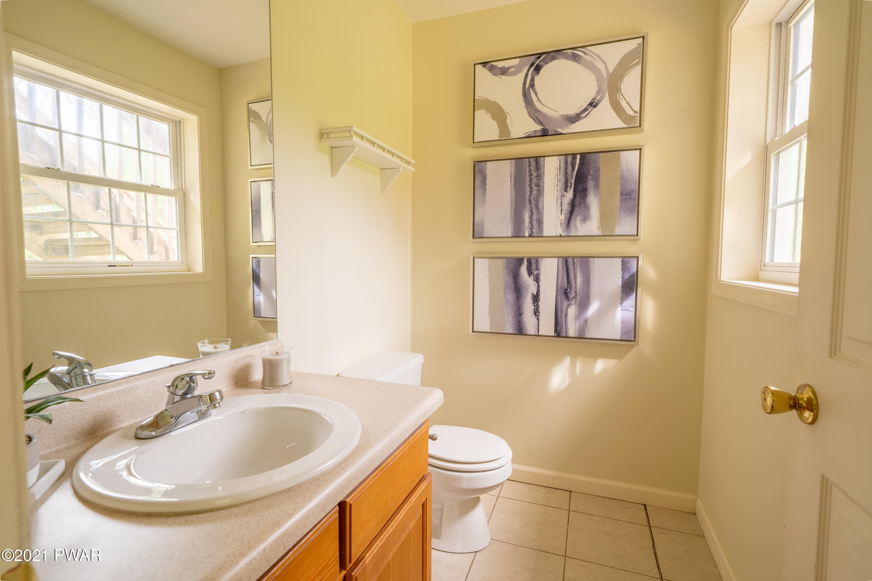 115 Foxtail Road Greeley, PA 18425 - Photo 11 of 37 Half Bath
