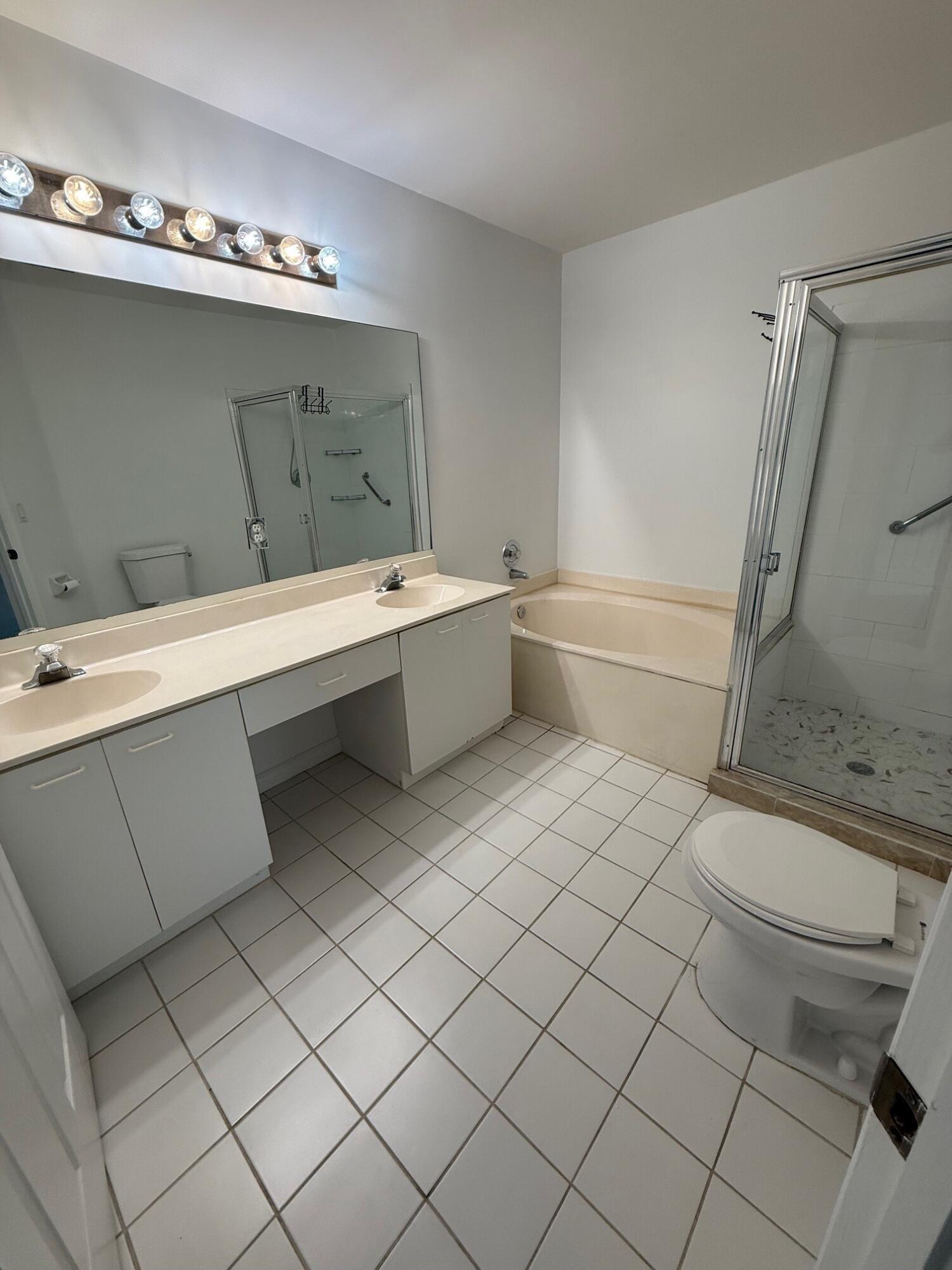 20931 Vía Jasmine, Unit 6 Boca Raton, FL 33428 - Photo 21 of 34 Master Bath
