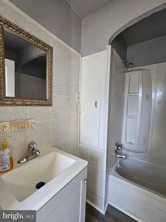 $1,775 | 815 Sawyer Avenue, Unit 2, Vineland, NJ 08360