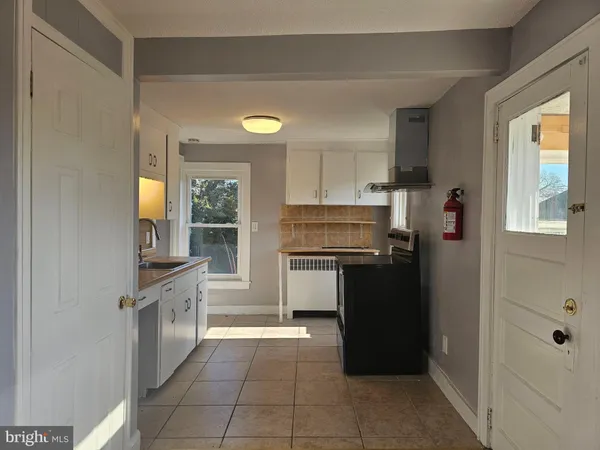 $1,775 | 815 Sawyer Avenue, Unit 2, Vineland, NJ 08360