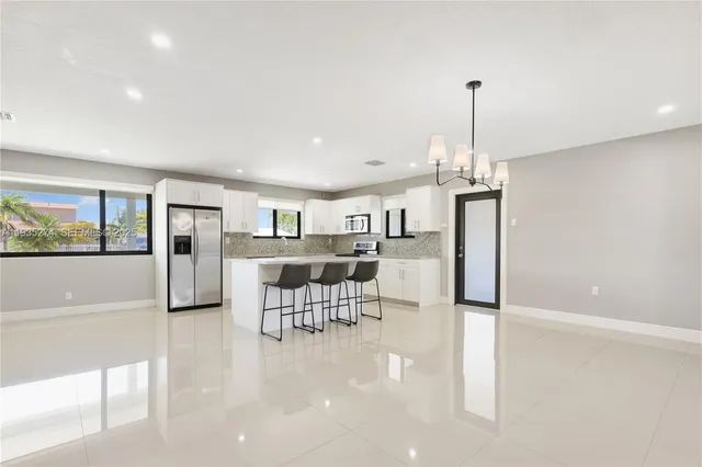 $4,300 | 4165 West 5th Lane, Hialeah, FL 33012