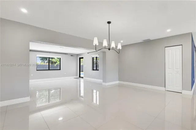 $4,300 | 4165 West 5th Lane, Hialeah, FL 33012