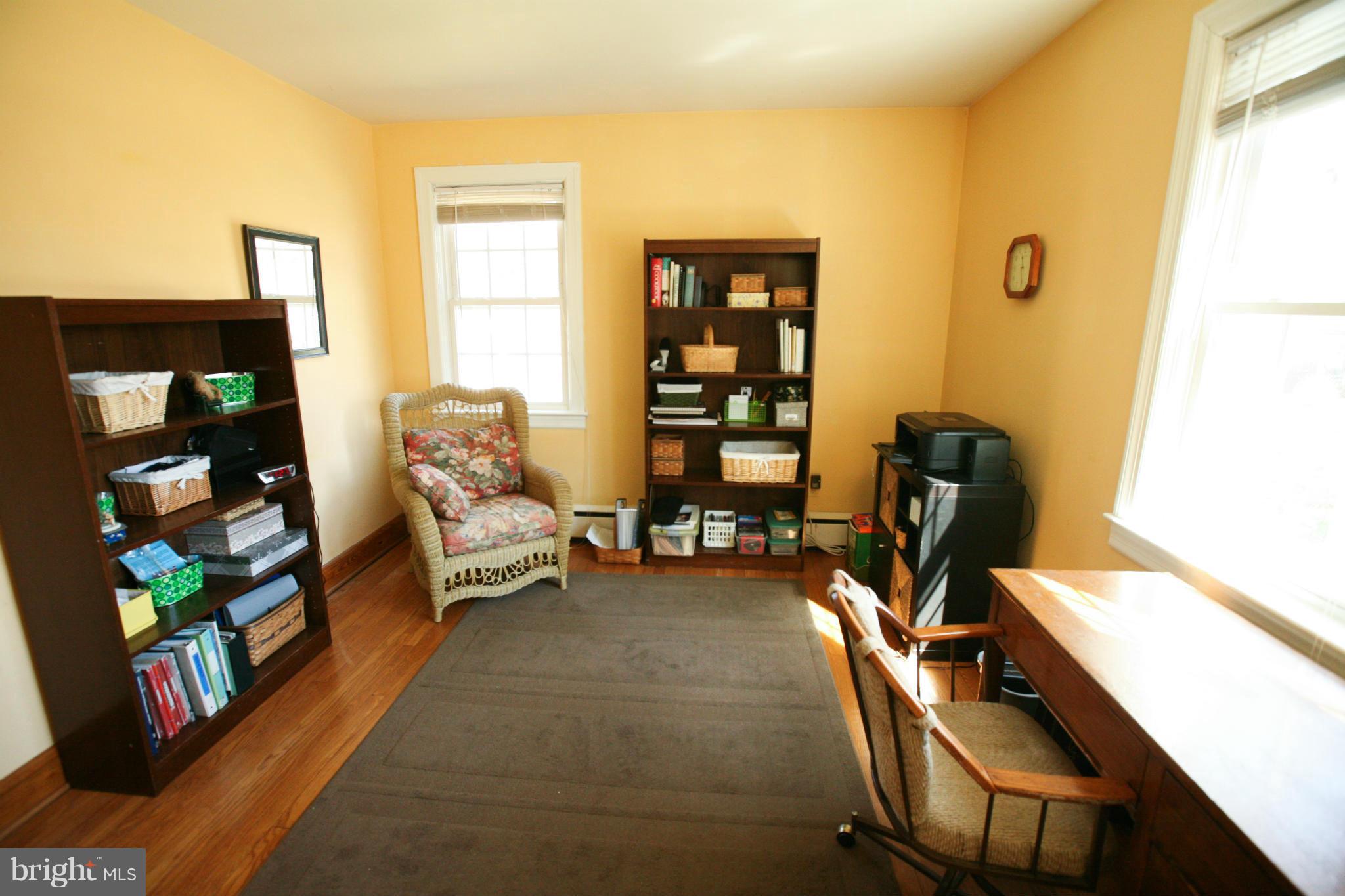 32 Dunvegan Road Catonsville, MD 21228 - Photo 11 of 24 Office - Main Floor