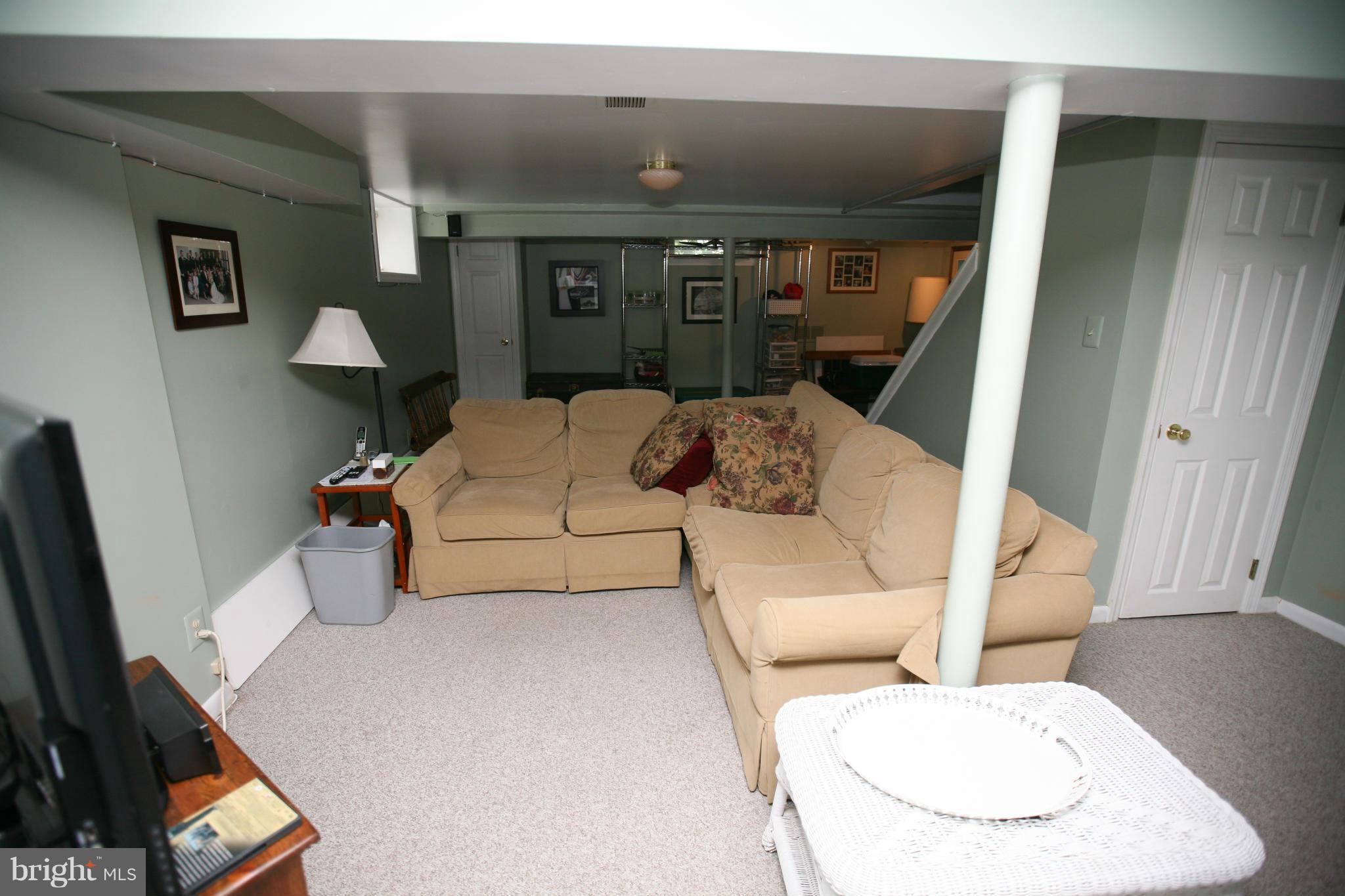 32 Dunvegan Road Catonsville, MD 21228 - Photo 20 of 24 Basement - Family Room